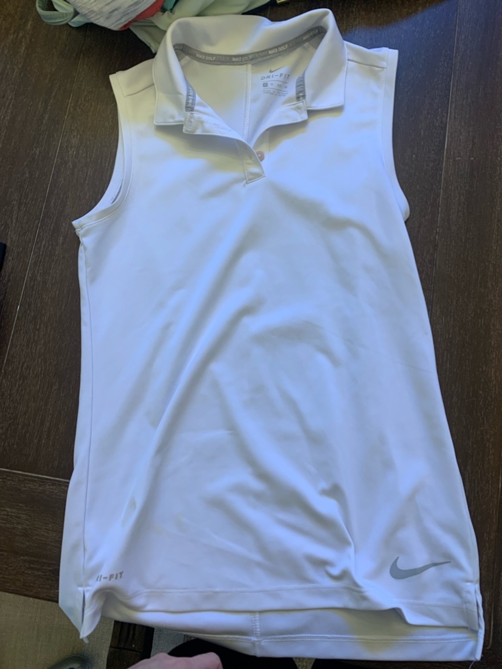 White Nike golf shirt XS